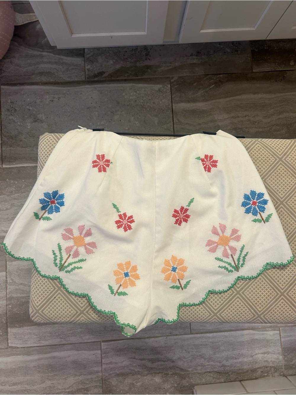 Petal & Pup Mable Aaron Embroidered Shorts - Picture 3 of 3